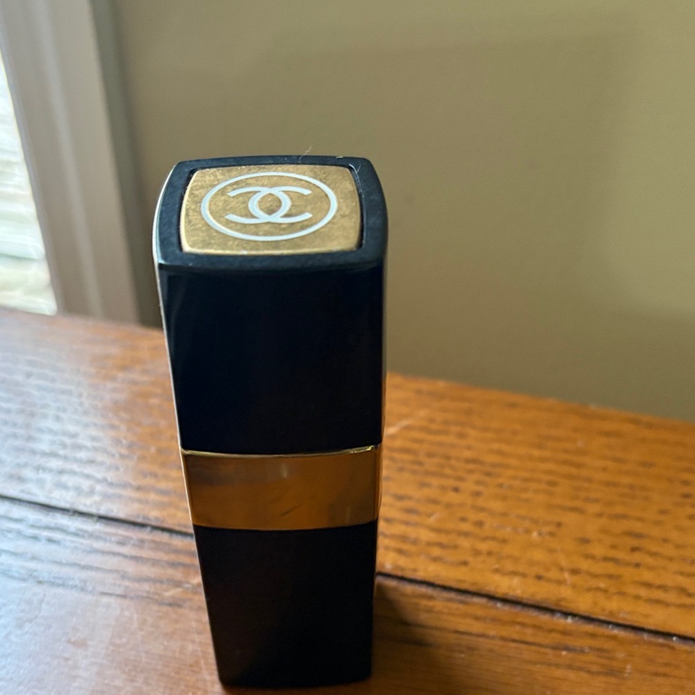 CHANEL No 5 perfume